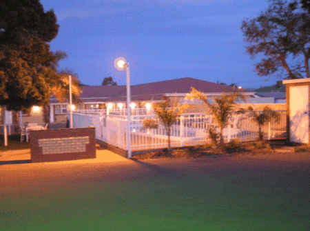 Charles Rasp Motor Inn and Cottages - Perths Hotel
