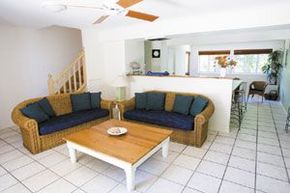 Noosa Outrigger Beach Resort - Perths Hotel 3