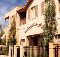 Quest South Yarra - Perths Hotel
