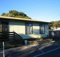 Lake Albert Caravan Park - Perths Hotel