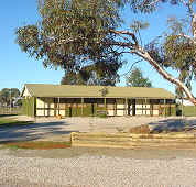 Melrose Holiday Units - Perths Hotel