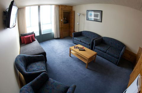 Perisher Valley Hotel - Perths Hotel 2