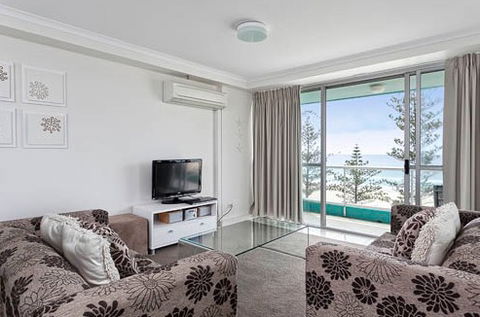 Ocean Plaza Resort - Coolangatta - Perths Hotel 3