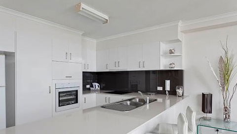 Ocean Plaza Resort - Coolangatta - Perths Hotel 4