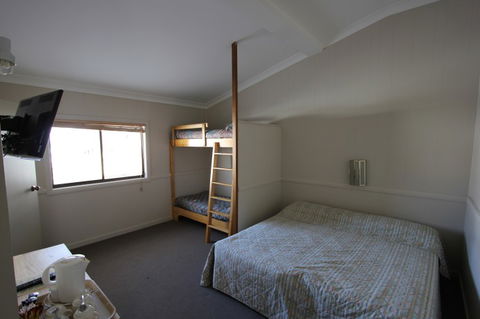 Corroboree Lodge - Perths Hotel 2