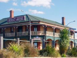 Streaky Bay Hotel Motel - Perths Hotel 0