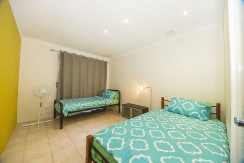 Alpha Homestay - Perths Hotel 3
