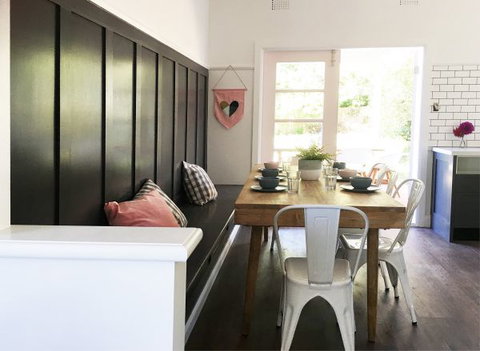 Audrey's Nowra - Perths Hotel 1