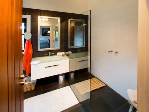 Frenchman's River - The Writer's House - Perths Hotel 7