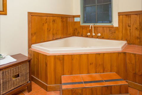 Kalimna Woods - Perths Hotel 2