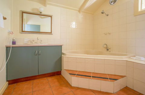 Kalimna Woods - Perths Hotel 6