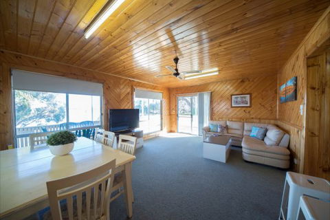 Mundic Waterfront Cottages - Perths Hotel 6