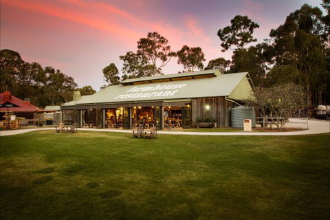 Paradise Country Farmstay - Perths Hotel 5