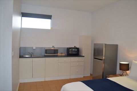 Penguin Seaside Motel - Perths Hotel 2