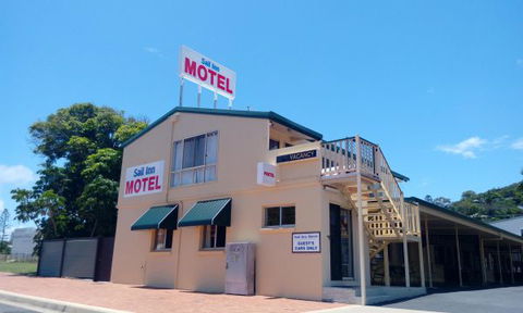 Sail Inn - Yeppoon - Perths Hotel 1