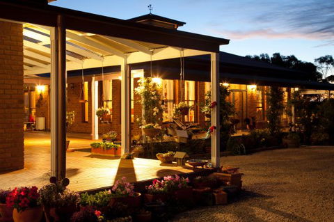 Sanctuary@Waratah - Perths Hotel 1