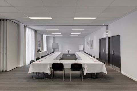 Travelodge Hotel Melbourne Docklands - Perths Hotel 3