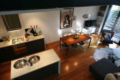 Two Five Zero / Richmond - Perths Hotel 3