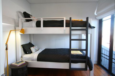 Two Five Zero / Richmond - Perths Hotel 6