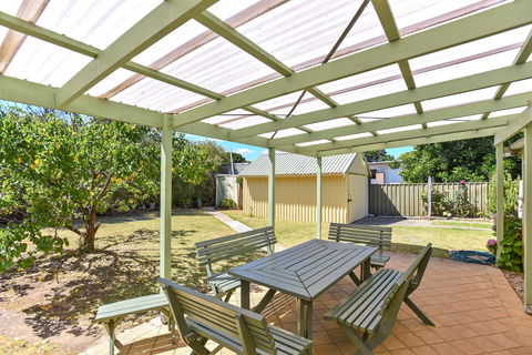 1 Oconner Street Normanville - Perths Hotel 1