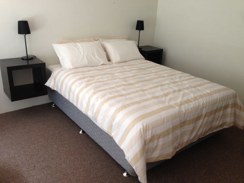 28 Albion Street - Perths Hotel 3