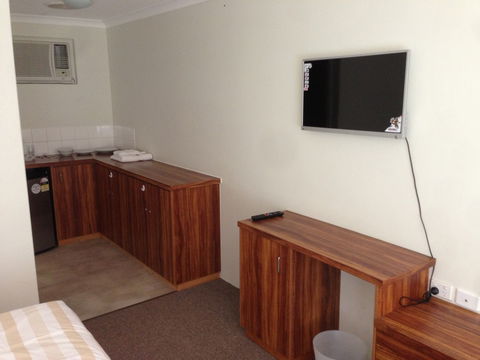 28 Albion Street - Perths Hotel 5