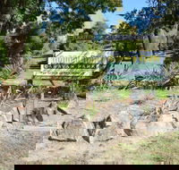 Adelong Golden Gully Caravan Park - Perths Hotel