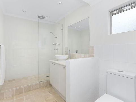 Amalfi Beach House - Perths Hotel 4