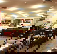 Country Plaza Queanbeyan - Perths Hotel