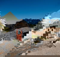 Earthship Ironbank - Perths Hotel