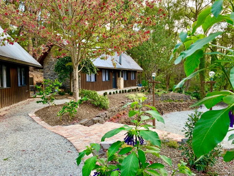 Emerald Star Cottages - Perths Hotel 2