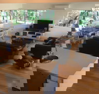 Kangaroo Hollow Preston Beach - Perths Hotel