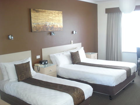 Lake View Apartments - Perths Hotel 3