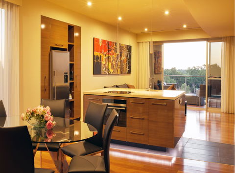 The Frames - Luxury Riverland Accommodation - Perths Hotel 4