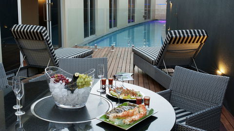 The Frames - Luxury Riverland Accommodation - Perths Hotel 6