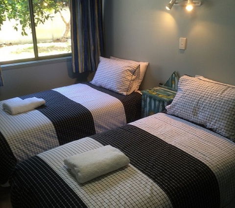 Tin Shack - Perths Hotel 0