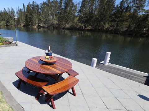 Villa Nina At Sussex Inlet - Perths Hotel 1