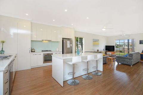 10 Majory Street Normanville - Perths Hotel 11