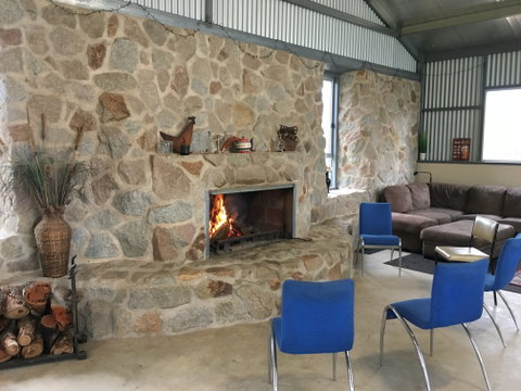 Broken Creek Bush Camp - Perths Hotel 2