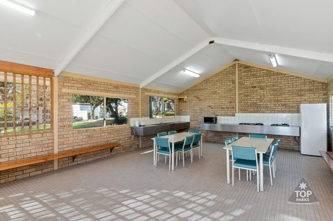 Cheynes Beach Caravan Park - Perths Hotel 5