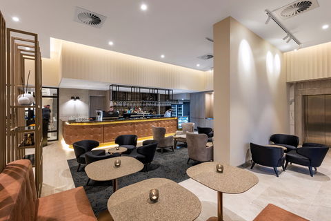 Deco Hotel Canberra - Perths Hotel 4