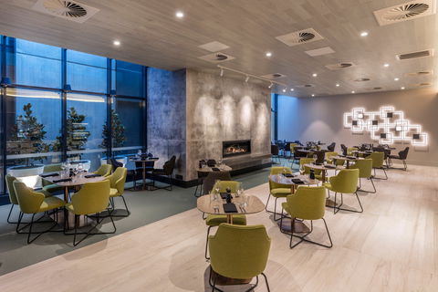 Deco Hotel Canberra - Perths Hotel 5