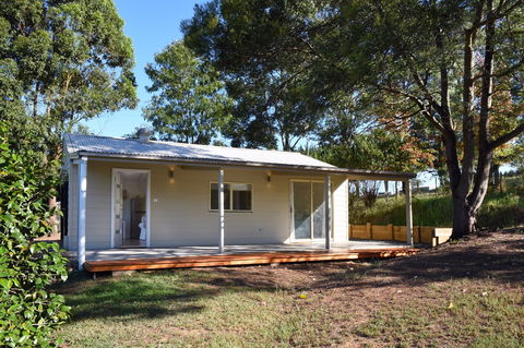 Golden Wattle - Kiaroo - Perths Hotel 1