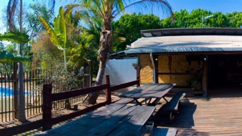 Lazy Lizard Caravan Park - Perths Hotel 0