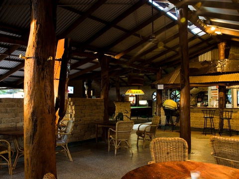 Lazy Lizard Caravan Park - Perths Hotel 2