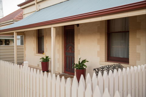 McKinley's Rest - Perths Hotel 0