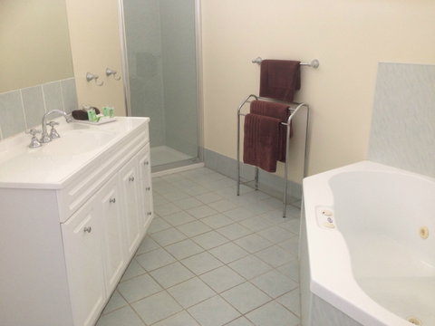 Meeniyan Motel And Bike Hire - Perths Hotel 5