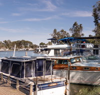 Murray Bridge Marina Camping and Caravan Park - Perths Hotel