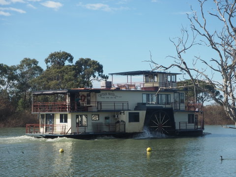 Murray Bridge Marina Camping And Caravan Park - Perths Hotel 2