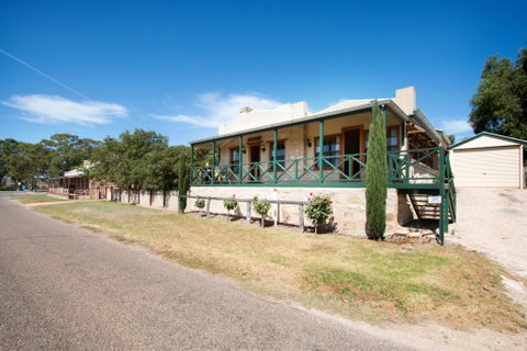 Old Swanport General Store - Perths Hotel 0